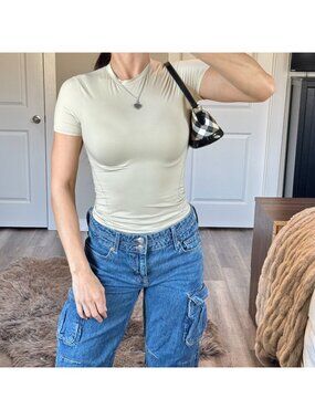 LULULEMON Slim Fit Buttery Soft Baby Tee Womens XS Tan Stretch Gym Yoga Workout